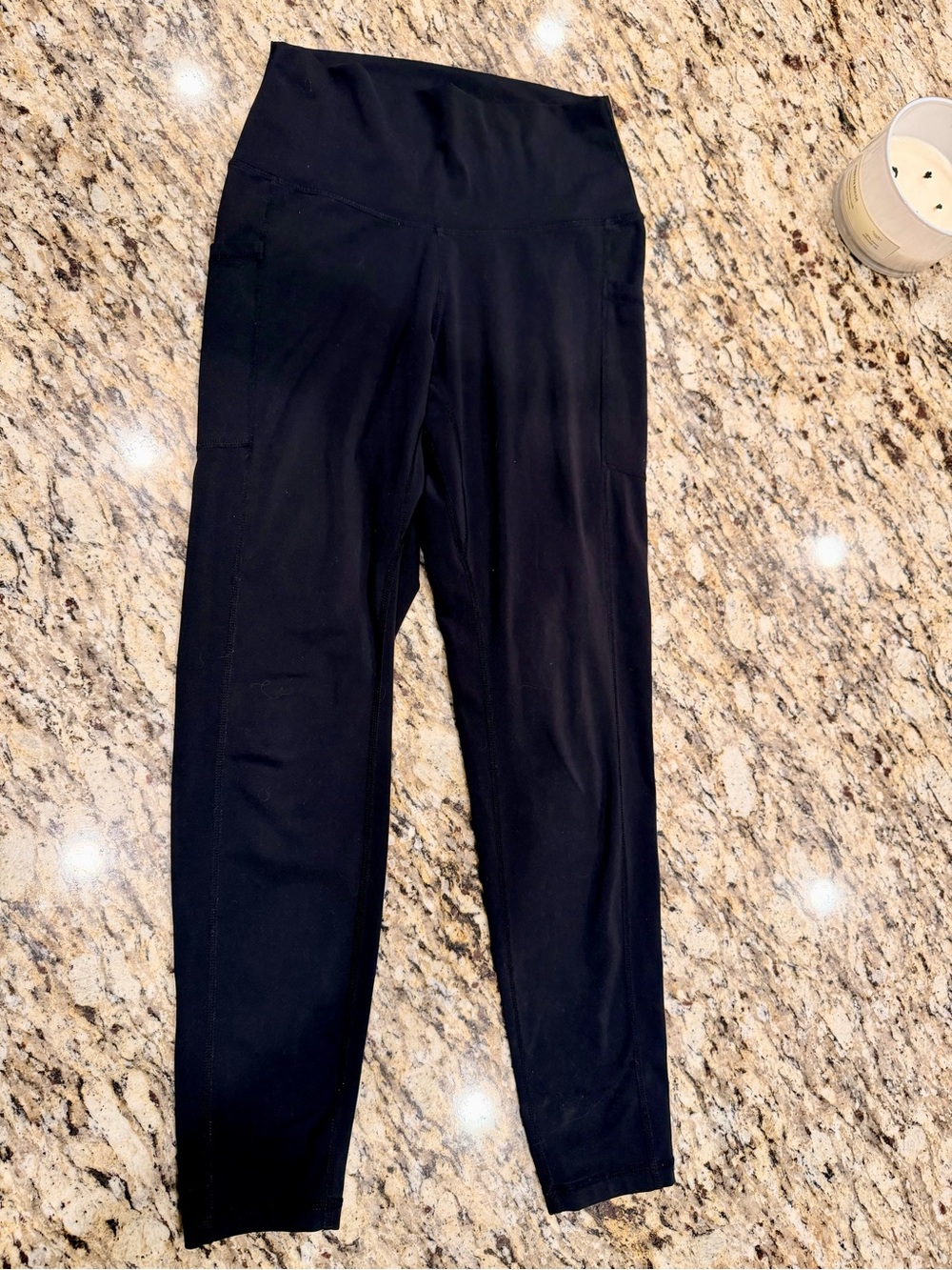 High-Rise Black Performance Leggings with Phone Pockets